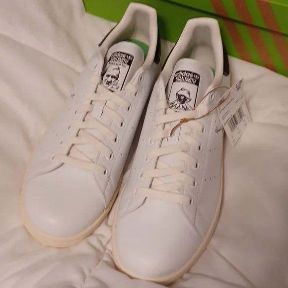 NEW! Men's Adidas Stan Smith sneakers! - Picture 2 of 9